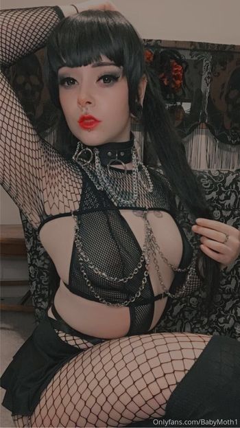 babymoth1