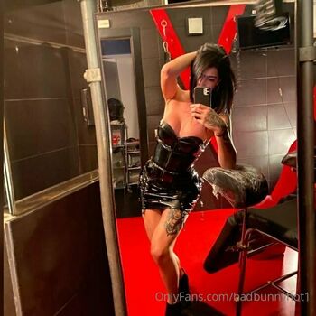 badbunnyhot1
