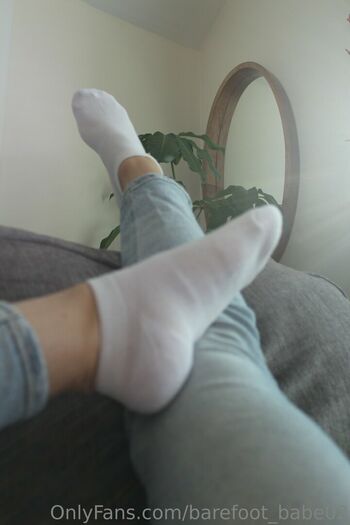 barefoot_babe02