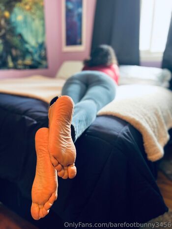 barefootbunny3456