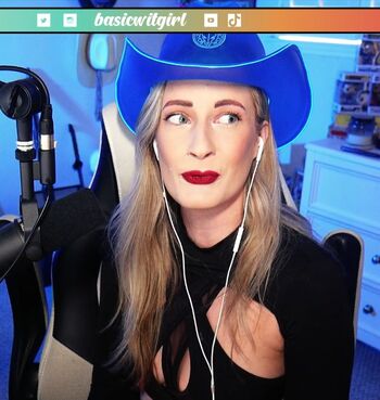 BasicWitGirl