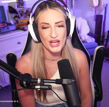 BasicWitGirl