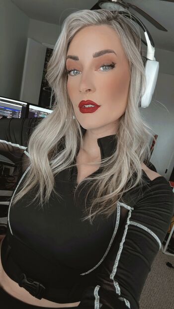 BasicWitGirl