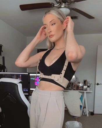 BasicWitGirl
