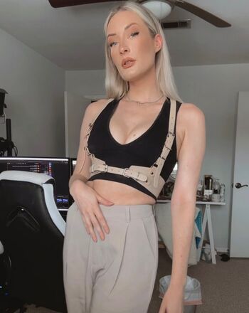 BasicWitGirl