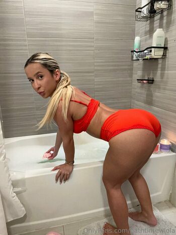bathtimewlola