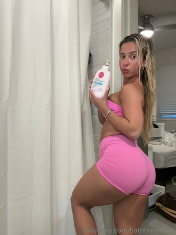 bathtimewlola