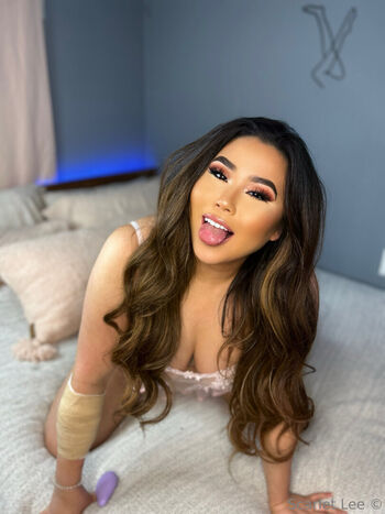 bbygirlscarlet