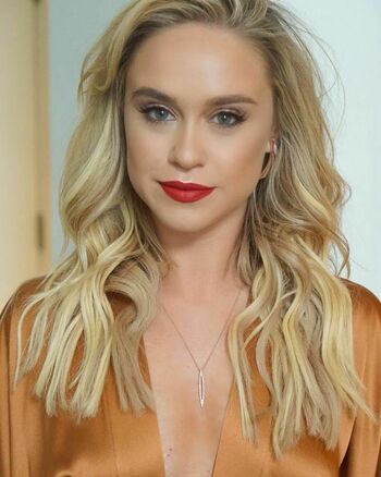 Becca Tobin
