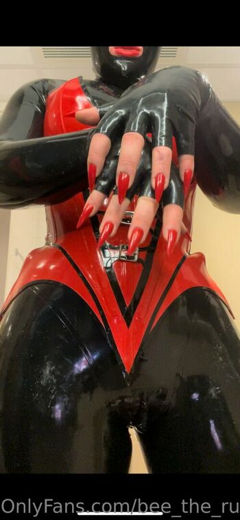bee_the_rubber_doll