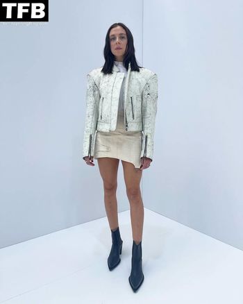 Bel Powley