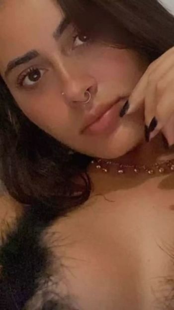 Bella Menezes