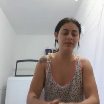 Bella Menezes