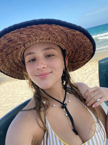 bellaskarlett