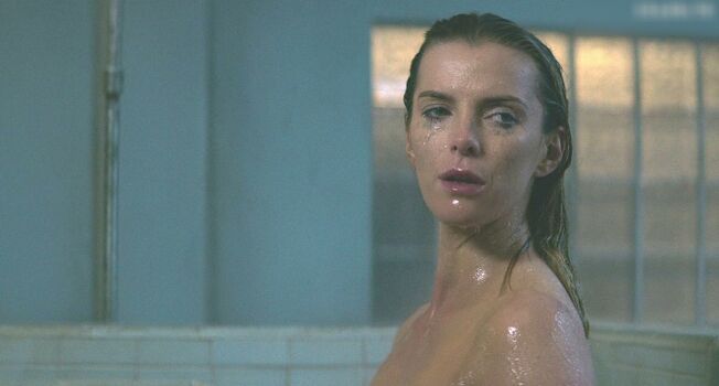 Betty Gilpin