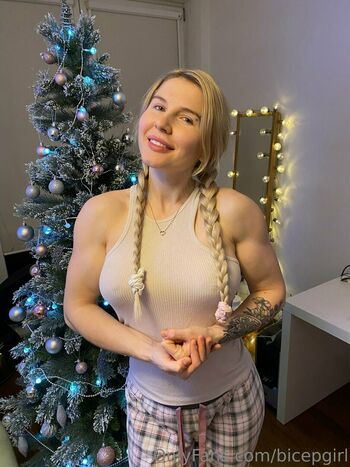bicepgirl