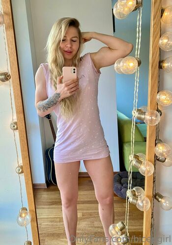 bicepgirl