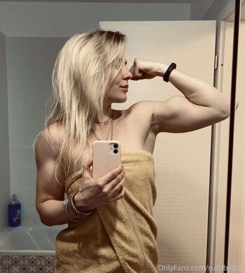 bicepgirl