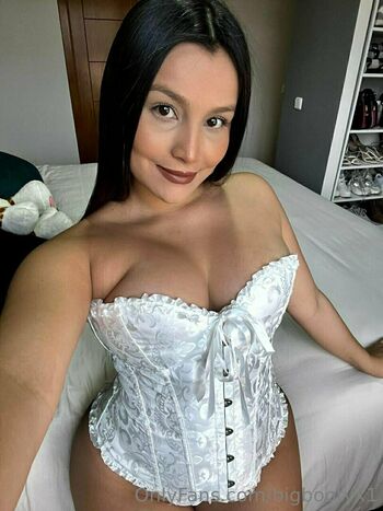 bigbootyx1