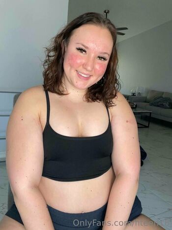 bisexualcollegegirl