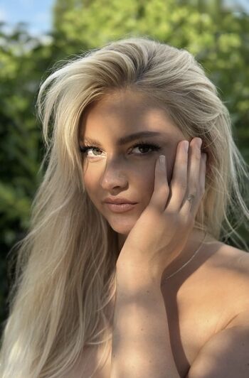 Blonde_ellie