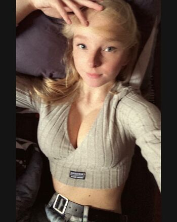 blonde_vivi
