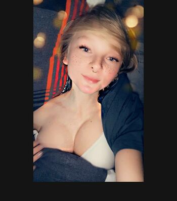 blonde_vivi