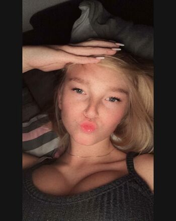 blonde_vivi