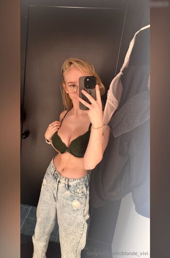 blonde_vivi