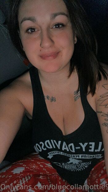 bluecollarhottie98