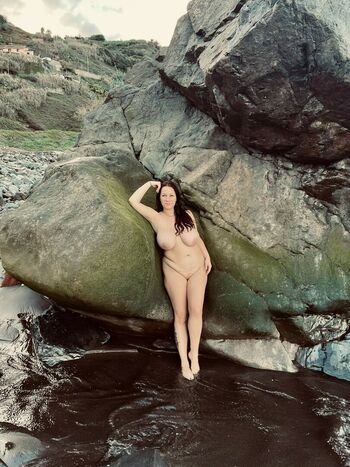 boobStruggle