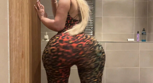 bootybyshelll
