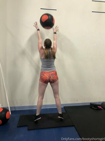 bootyshortsgirl