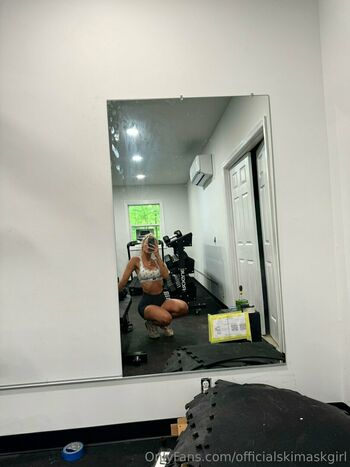 Briana Armbruster aka theskilmuskgirl
