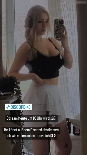 Brok3ndollz / emmo.ig