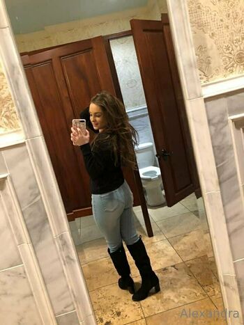 brunetteheadbaddie