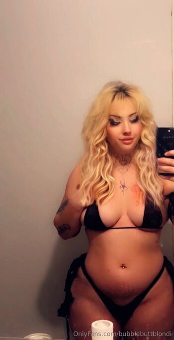 bubblebuttblondi