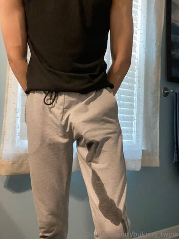 bulging_twunk