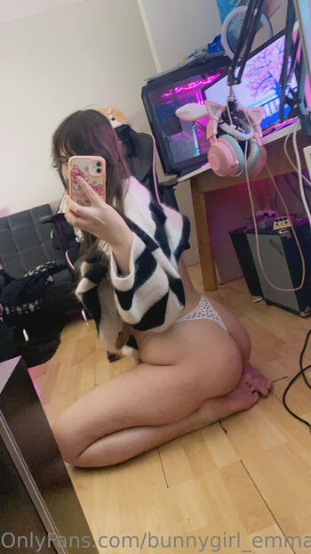 bunnygirl_emma