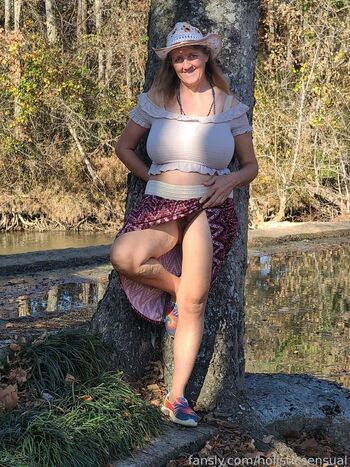 Busty Petra