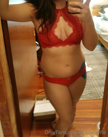 busty_wife