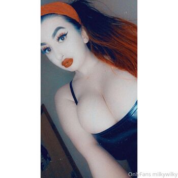 bustyaltgirl