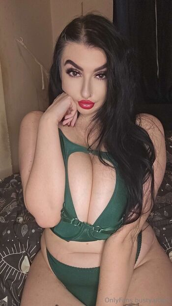 bustyaltgirl
