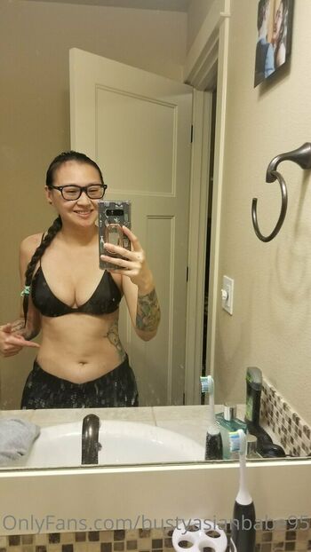 bustyasianbabe95