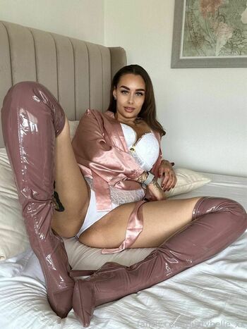 bustybelle_xx