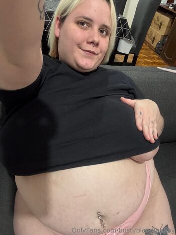 bustyblondibabby