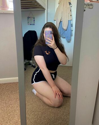 bustybritishbrunette