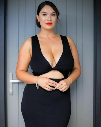 buxom_babenz