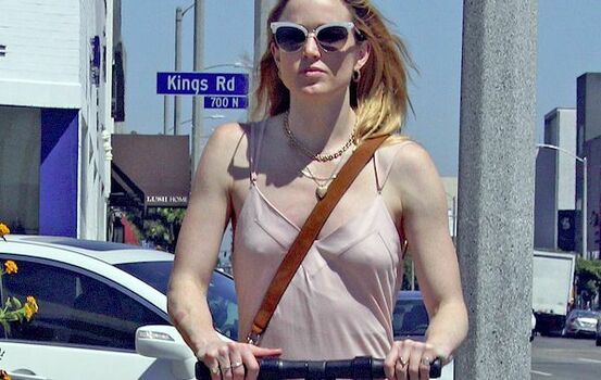 Caity Lotz
