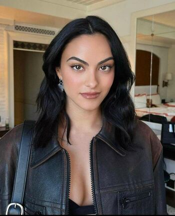Camila Mendes